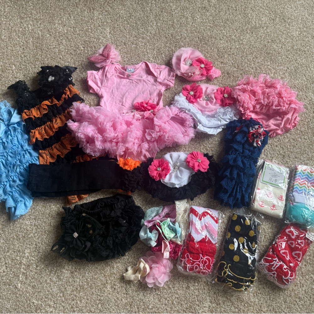 Boutique newborn-1yr photo/party clothing and accessories 29 pc